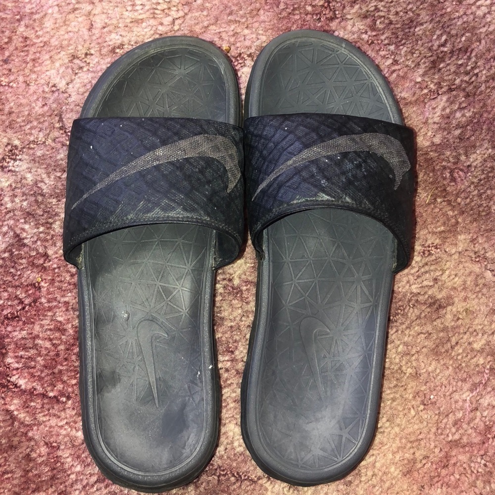 Nike slides EUC
